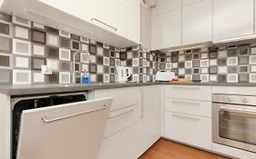 Cozy Apartment Gdynia Center by Renters